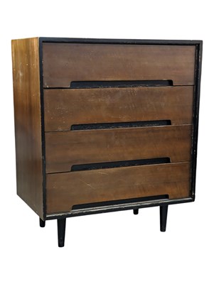Lot 894 - JOHN & SYLVIA REED FOR STAG FURNITURE - 20TH CENTURY WALNUT CHEST OF DRAWERS