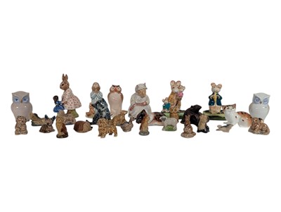 Lot 12 - ASSORTMENT OF 20TH CENTURY PORCELAIN COLLECTABLE FIGURES