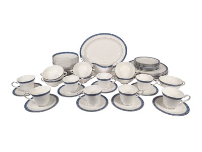 Lot 15 - ROYAL DOULTON - ATLANTA H5237 DINNER / TEA SERVICE