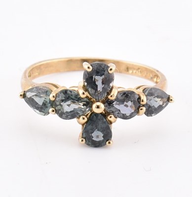 Lot 388 - HALLMARKED 9CT GOLD TUNDURU COLOUR CHANGE SAPPHIRE RING