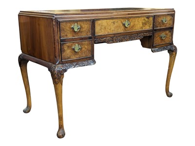 Lot 1077 - EARLY 20TH CENTURY QUEEN ANNE REVIVAL WALNUT DESK