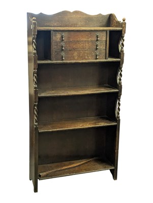 Lot 1078 - EARLY 20TH CENTURY 1920S OAK BOOKSHELF