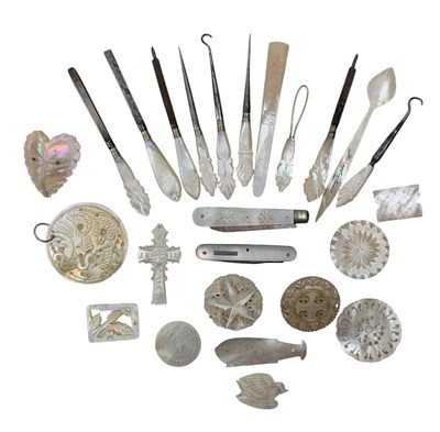 Lot 137 - COLLECTION OF 19TH CENTURY QING DYNASTY MOTHER OF PEARL BROOCHES & MANICURE SET