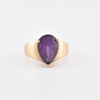 Lot 402 - HALLMARKED 9CT GOLD & URUGUAYAN AMETHYST RING