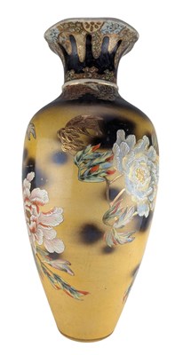 Lot 104 - EXTRA LARGE LATE 19TH CENTURY JAPANESE MEIJI PERIOD SATSUMA POTTERY VASE
