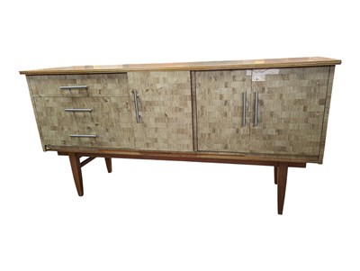 Lot 908 - BEAUTILITY FURNITURE - VINTAGE 20TH CENTURY FORMICA SIDEBOARD CREDENZA.