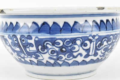 Lot 147 - QING BLUE AND WHITE CENSER 清 青花香炉
