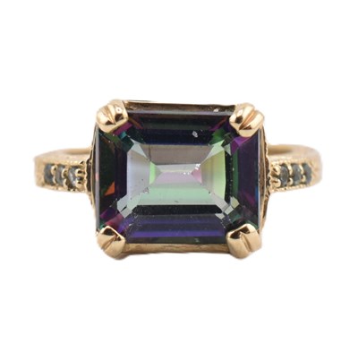 Lot 428 - HALLMARKED 9CT GOLD MYSTIC TOPAZ & ALEXANDRITE RING