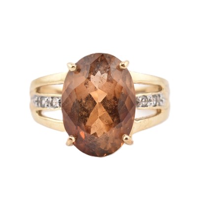 Lot 359 - HALLMARKED 9CT GOLD IMPERIAL TOPAZ & WHITE TOPAZ RING