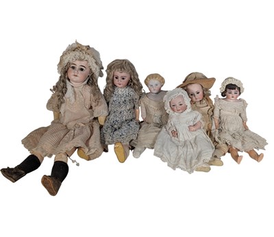 Lot 118 - DOLLS - A COLLECTION OF ANTIQUE AND OTHER BISQUE HEADED DOLLS