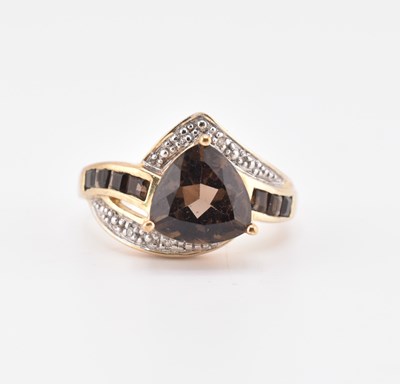 Lot 367 - HALLMARKED 9CT GOLD SMOKY QUARTZ & DIAMOND RING