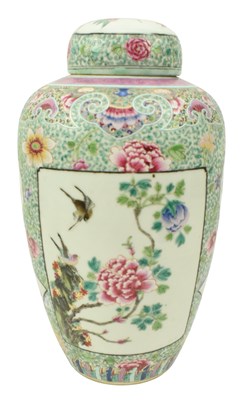 Lot 9 - LATE QING DYNASTY FAMILLE ROSE LIDDED JAR 晚清粉彩花鸟罐