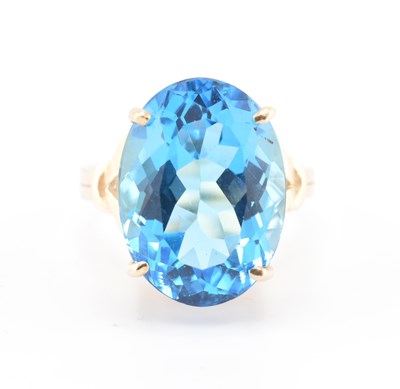 Lot 252 - HALLMARKED 9CT GOLD & SWISS BLUE TOPAZ RING