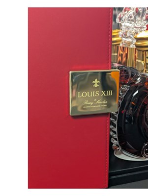 Lot 168 - REMY MARTIN LOUIS XIII GRANDE CHAMPAGNE COGNAC BOTTLE IN GIFT BOX