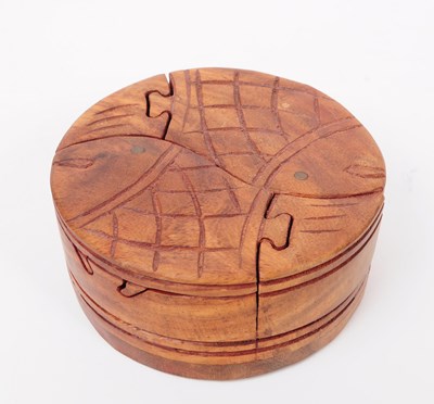 Lot 237 - HAND CRAFTED MODERN CARVED FISH PUZZLE BOX