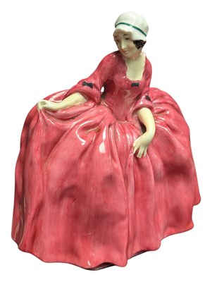 Lot 97 - ROYAL DOULTON - EARLY 20TH CENTURY PORCELAIN POLLY PEACHUM FIGURINE