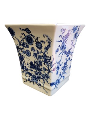 Lot 141 - CHINESE LATE 20TH CENTURY PORCELAIN BLUE AND WHITE PLANTER