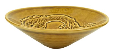 Lot 89 - CHINESE BROWN GLAZED DRAGON BOWL 黄釉龙纹盌