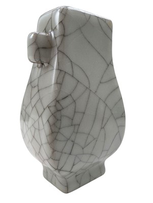 Lot 12 - QING DYNASTY GUAN TYPE GLAZED MINIATURE VASE 清 仿官釉贯耳瓶