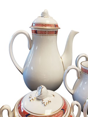 Lot 165 - ROYAL WORCESTER - BEAUFORT - 20TH CENTURY CHINA DINNER & TEA SERVICE