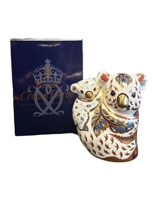Lot 161 - ROYAL CROWN DERBY - 1999 KOALA AND BABY CHINA PAPERWEIGHT