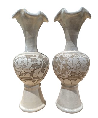Lot 66 - PAIR OF CIZHOU INCISED FOLIATE RIM STONEWARE VASES, HUAKOUPING 磁州花口瓶
