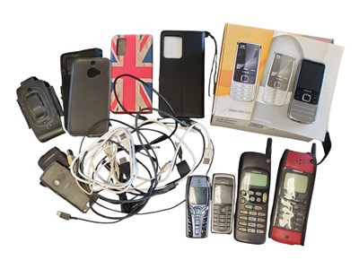 Lot 330 - COLLECTION OF VINTAGE MOBILE PHONES