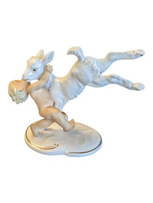 Lot 175 - SCHAUBACH KUNST - 20TH CENTURY GERMAN PORCELAIN FIGURE