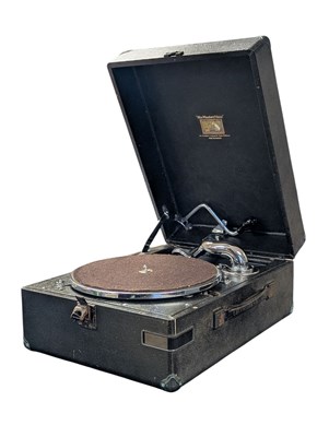 Lot 413 - HMV EARLY 20TH CENTURY PORTABLE GRAMOPHONE RECORD PLAYER