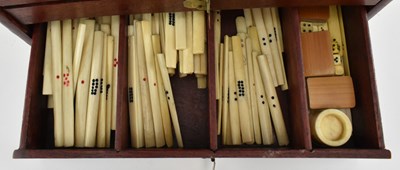 Lot 134 - 1920S CHINESE MAHJONG SET SHANGHAI 民国 麻雀套装