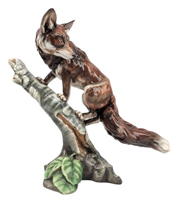 Lot 149 - ITALIAN TAY PORCELAIN WOLF BY GUISEPPE TAGLIARIOL
