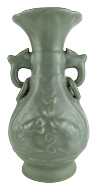 Lot 202 - YUAN OR LATER CELADON BRONZE SHAPED STONEWARE VASE 元 青釉兽耳双环瓶瓶