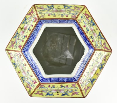 Lot 131 - REPUBLIC FAMILLE ROSE HEXAGONAL FIGURINE LIDDED JAR 民国粉彩人物六方盖罐
