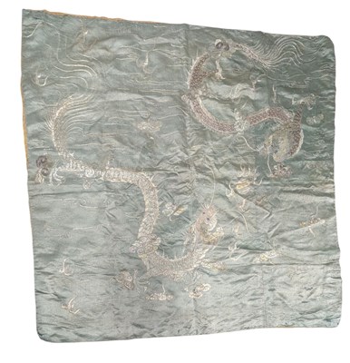 Lot 227 - 20TH JAPANESE SILK EMBROIDERY HANGING PANEL 20世纪日本刺绣