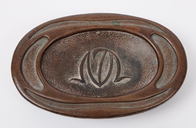 Lot 247 - ART NOUVEAU BRONZE VIDE POCHE