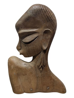 Lot 362 - ATTRIBUTED TO HAGENAUER - 20TH CENTURY AFRICAN CARVED WOODEN WOMAN BUST