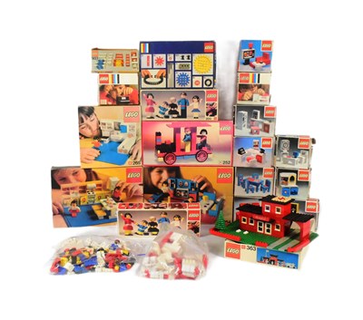 Lot 742 - LEGO - COLLECTION OF VINTAGE LEGO SETS