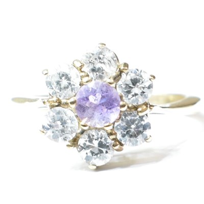 Lot 276 - HALLMARKED 9CT GOLD AMETHYST & PASTE CLUSTER RING