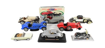 Lot 373 - DIECAST - COLLECTION OF LARGE SCALE DIECAST MODEL CARS