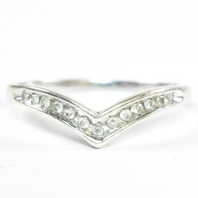 Lot 256 - HALLMARKED 9CT WHITE GOLD & DIAMOND WISHBONE RING