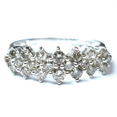 Lot 249 - 14CT WHITE GOLD & DIAMOND RING