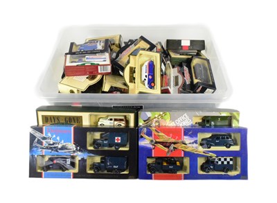 Lot 195 - Diecast - a collection of approximately x35...