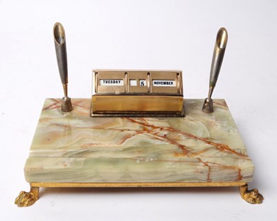 Lot 281 - VINTAGE 20TH CENTURY ONYX 1950S OFFICE DESK TIDY