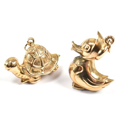 Lot 293 - HALLMARKED 9CT GOLD ANIMAL CHARMS TORTOISE & DUCK