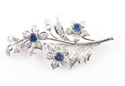 Lot 344 - WHITE GOLD DIAMOND & SAPPHIRE BROOCH PIN