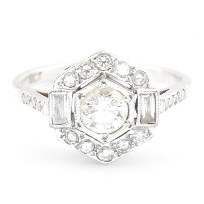 Lot 363 - 18CT WHITE GOLD & DIAMOND ART DECO RING