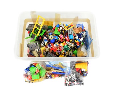 Lot 814 - PLAYMOBIL - COLLECTION OF PLAYMOBIL PEOPLE & ACCESSORIES