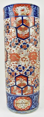 Lot 208 - JAPANESE MEIJI PERIOD IMARI UMBRELLA STAND 日本 明治 伊万里雨伞桶 62公分