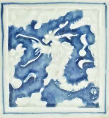 Lot 89 - TWO QING DYNASTY BLUE AND WHITE TEA CADDY 清 青花浮雕茶叶罐两个