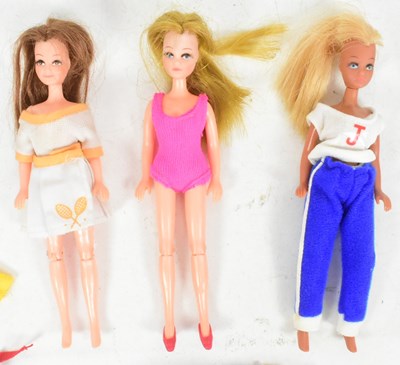 Lot 826 - PIPPA DOLLS - VINTAGE PALITOY PIPPA DOLLS & CLOTHING